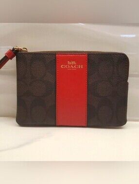 NWT Coach Corner Zip Wristlet In Signature Canvas
